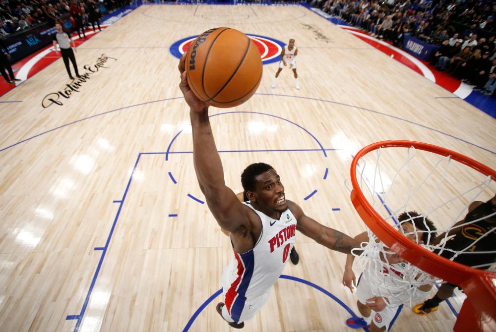 火箭马刺强强对话一触即发 NBA常规赛焦点大战谁能抢占季后赛竞争先机