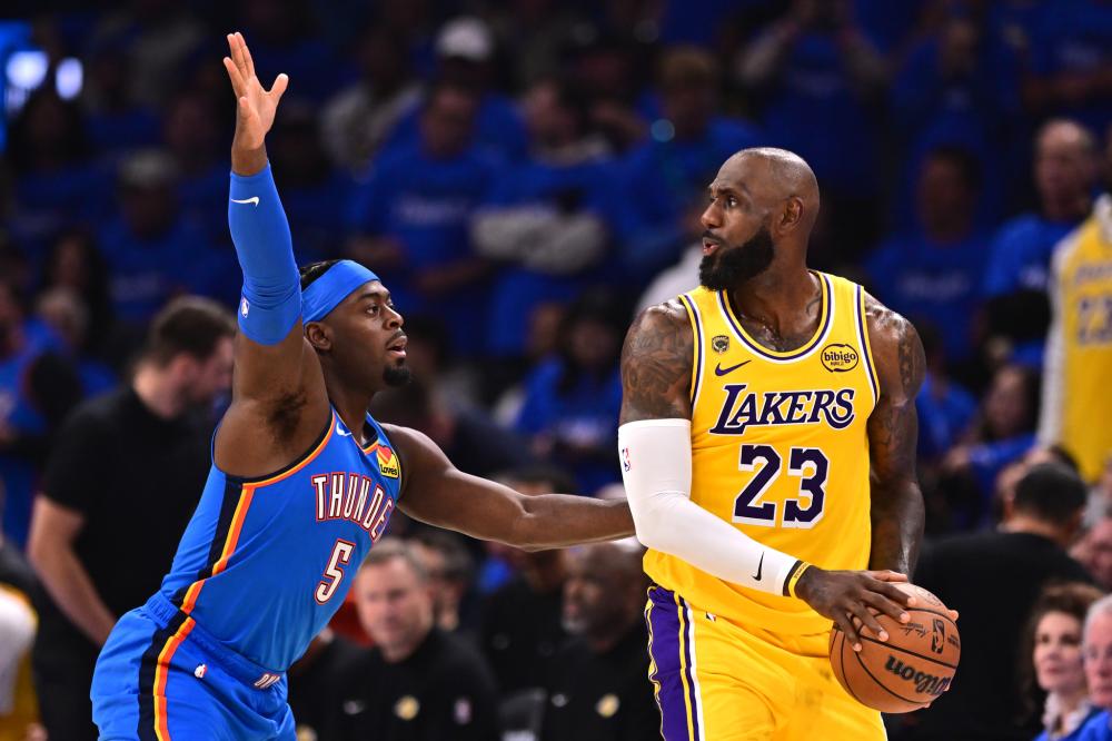 火箭马刺强强对话一触即发 NBA常规赛焦点大战谁能抢占季后赛竞争先机